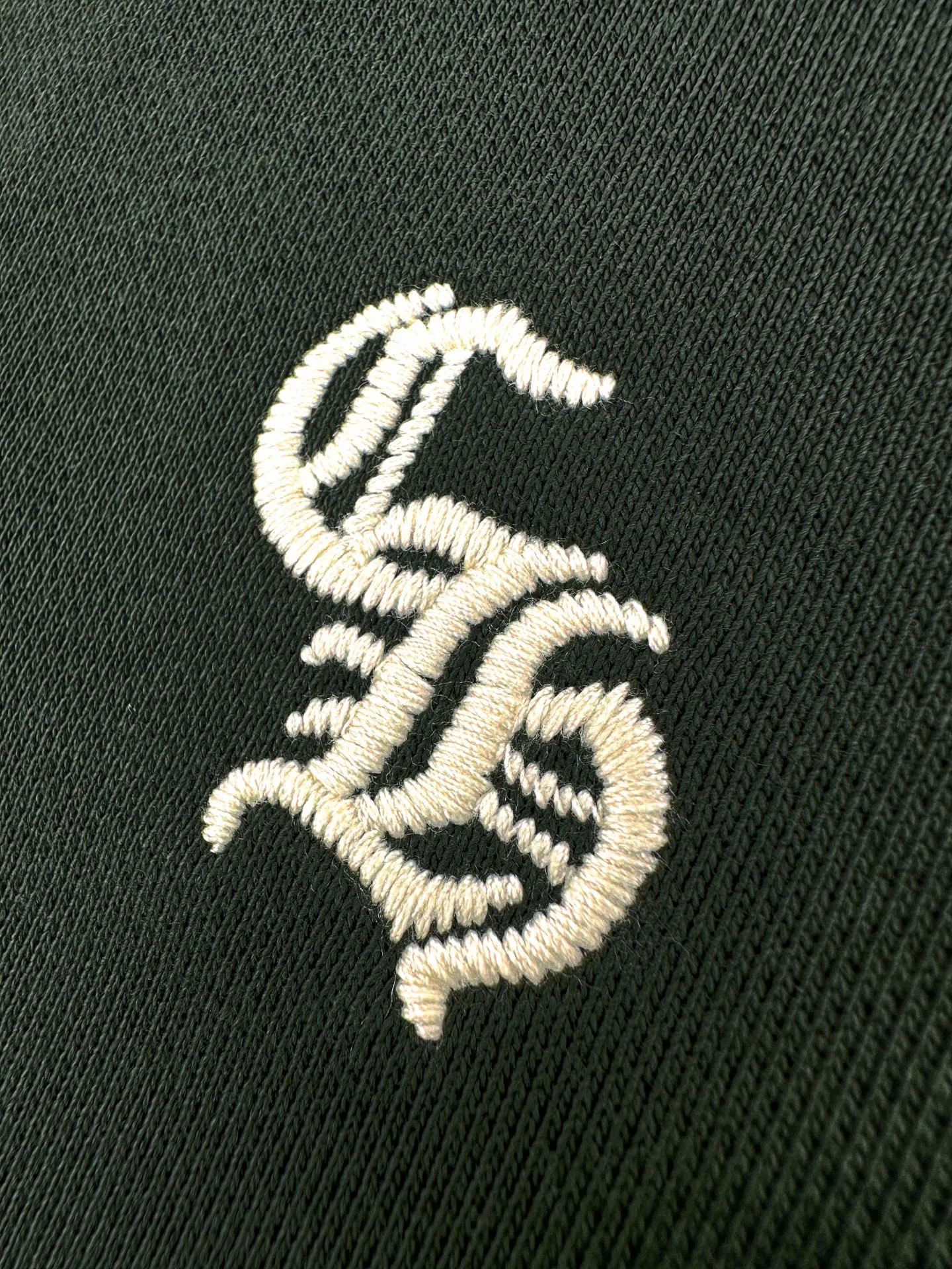 Chrome Hearts ， ， 。 ， ， 。 ， ， Retro 。 ， ， ， ， Retro 。 ， 。 1. ， Chrome Hearts ， ， 。 2 ， ， ， 、 ， 。 ： 1:1 CH 1:1 CH 1:1 CH 1:1 CH ： Size： S M L ： DD 136
